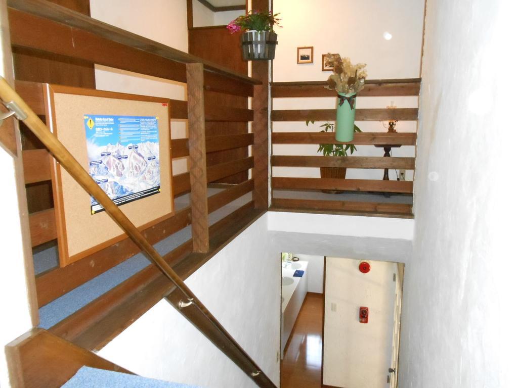 Pension Nugget Inn Hakuba Extérieur photo